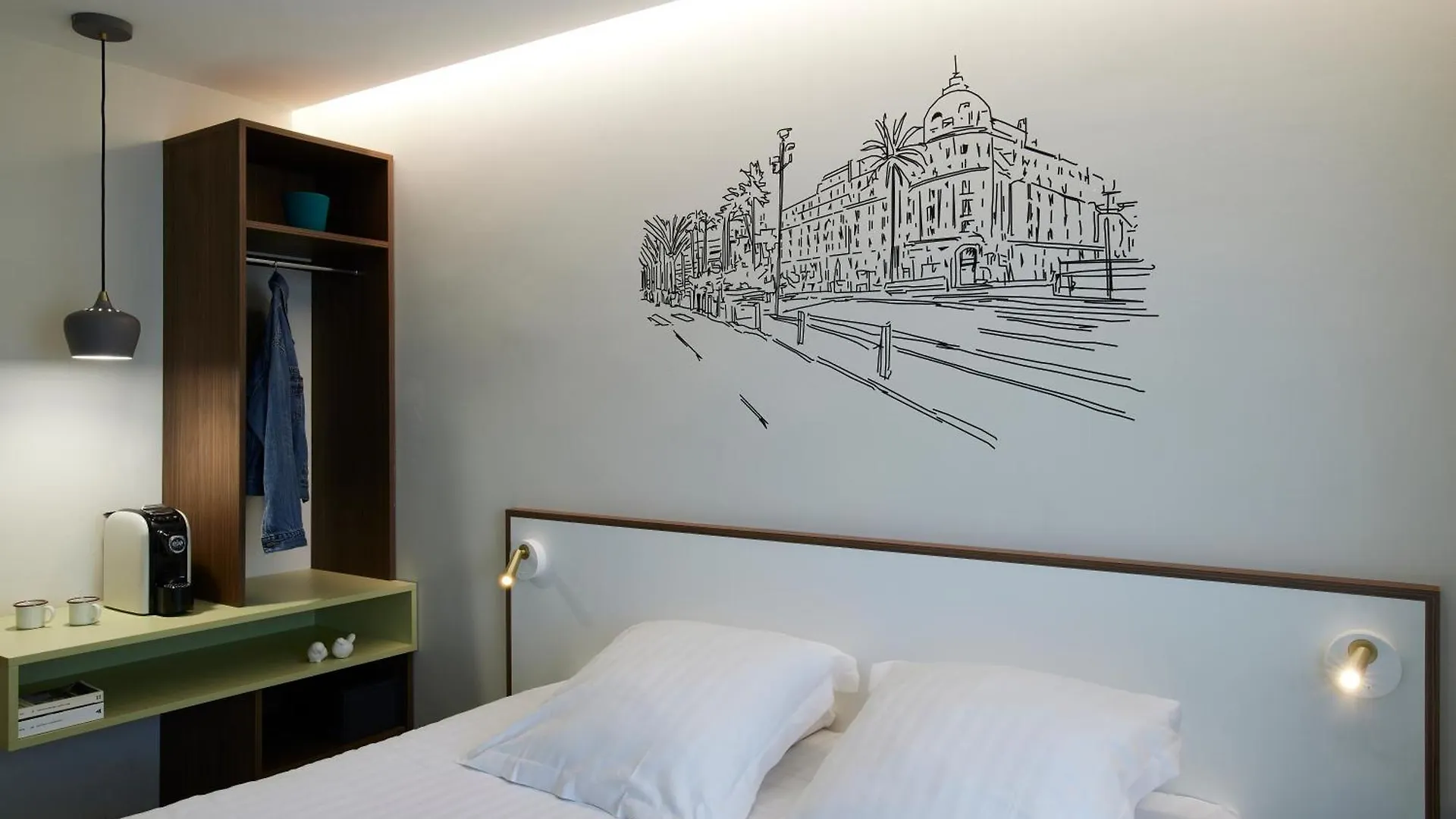 Hotel Du Pin Nice Port 3*,